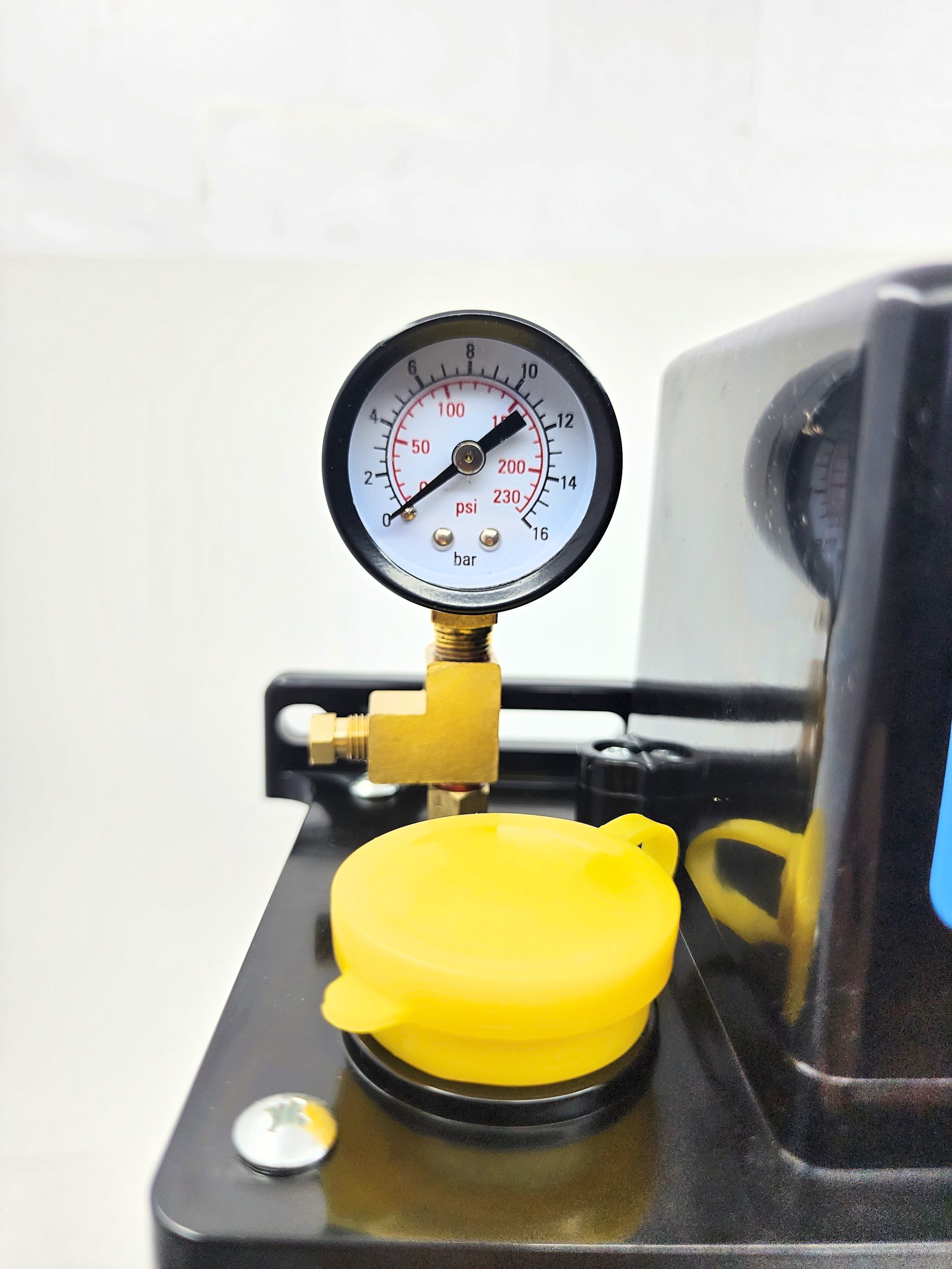 CNC OTOMATİK YAĞLAMA TANKI. ... 220V - 2Lt