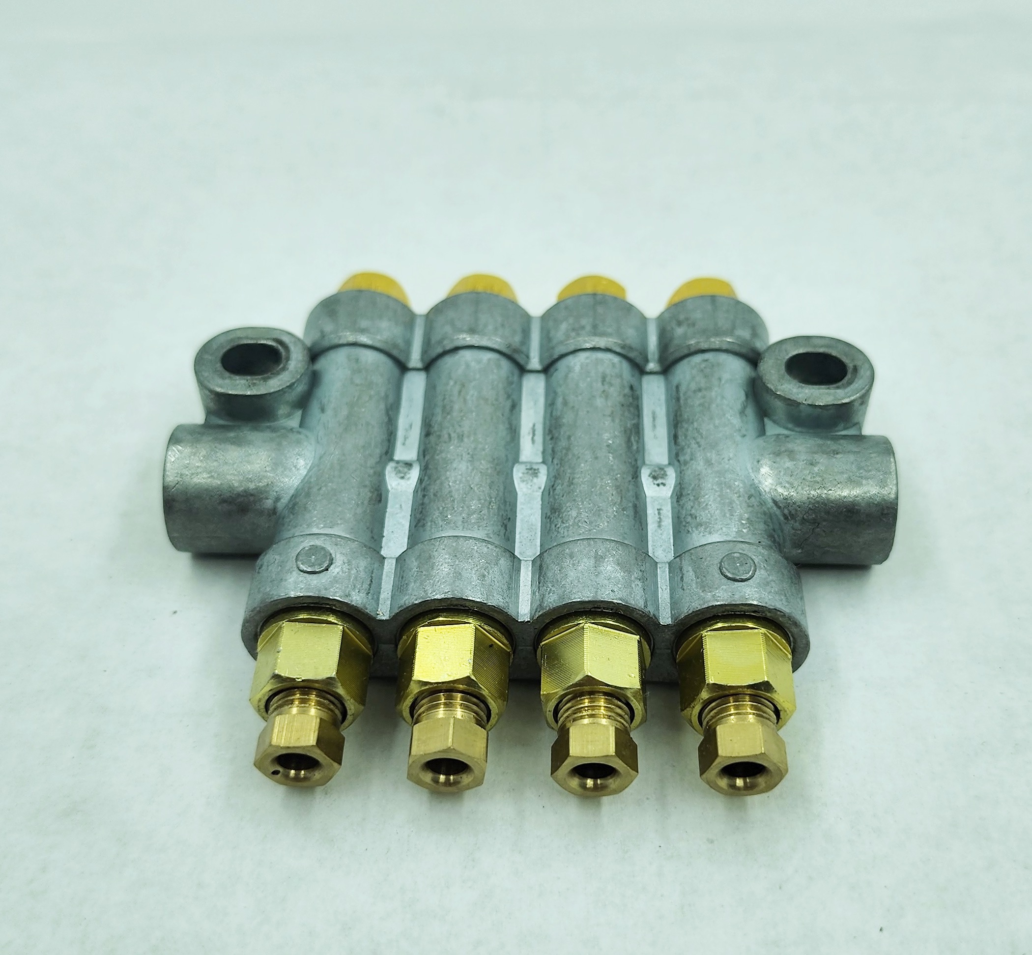 Cnc Yağ Dağıtıcı.  ...ZLFG- 4 lü  İĞNELİ PİSTONLU
