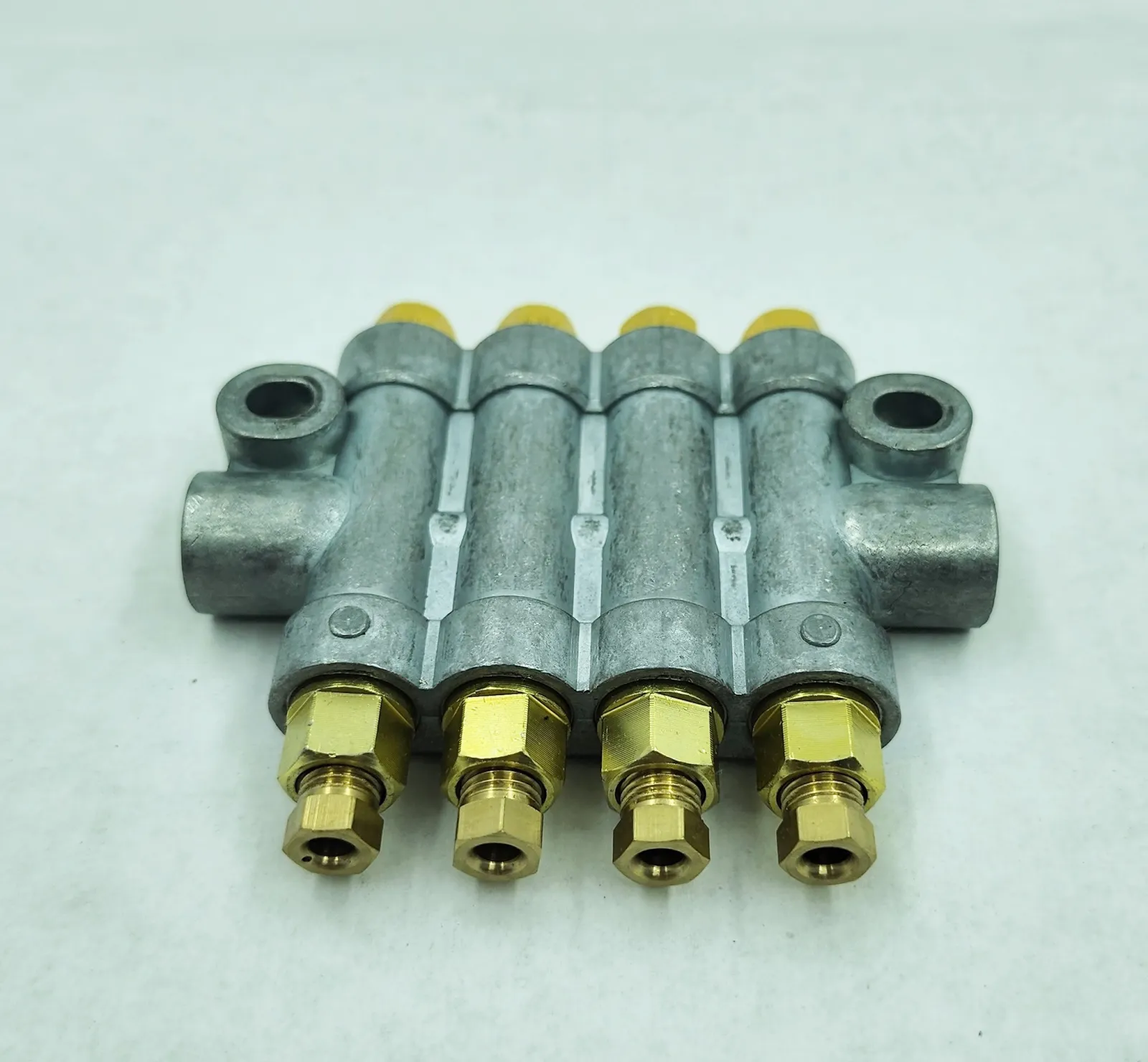 Cnc Yağ Dağıtıcı ZLFG- 4 lü  İĞNELİ PİSTONLU