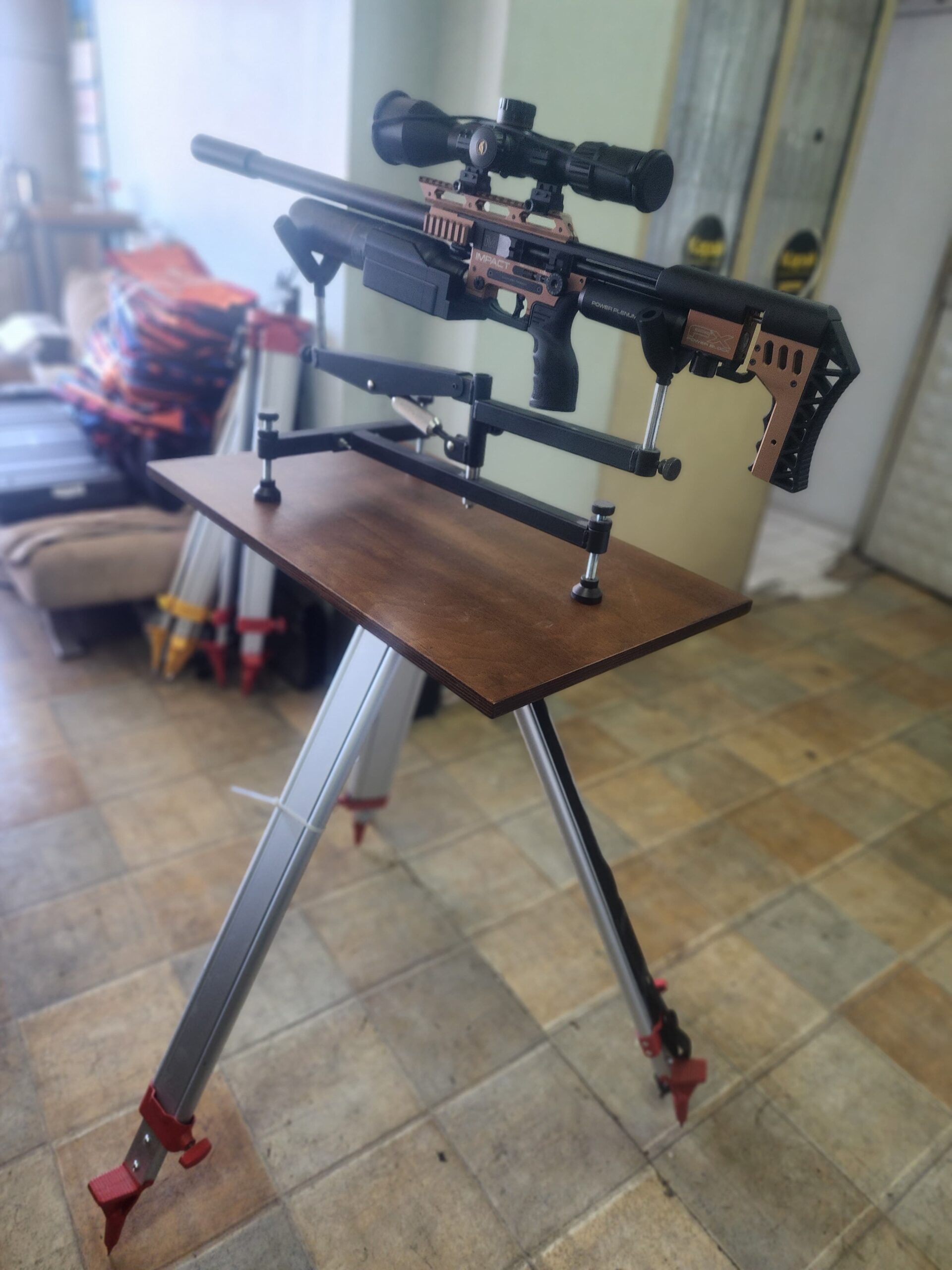 Ağır... hizmet.. tipi...  Küre.. mengeneli..+ 70 cm... Masalı.. Tripod