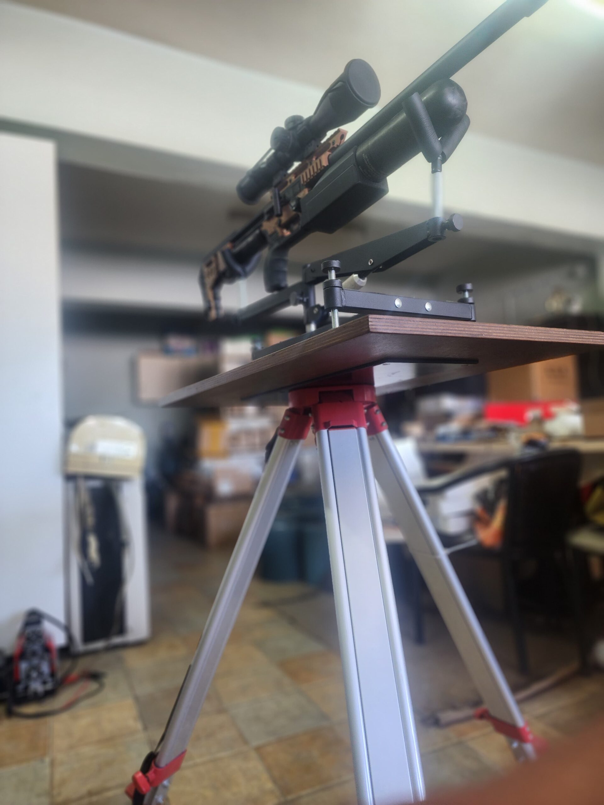 Ağır... hizmet.. tipi...  Küre.. mengeneli..+ 70 cm... Masalı.. Tripod