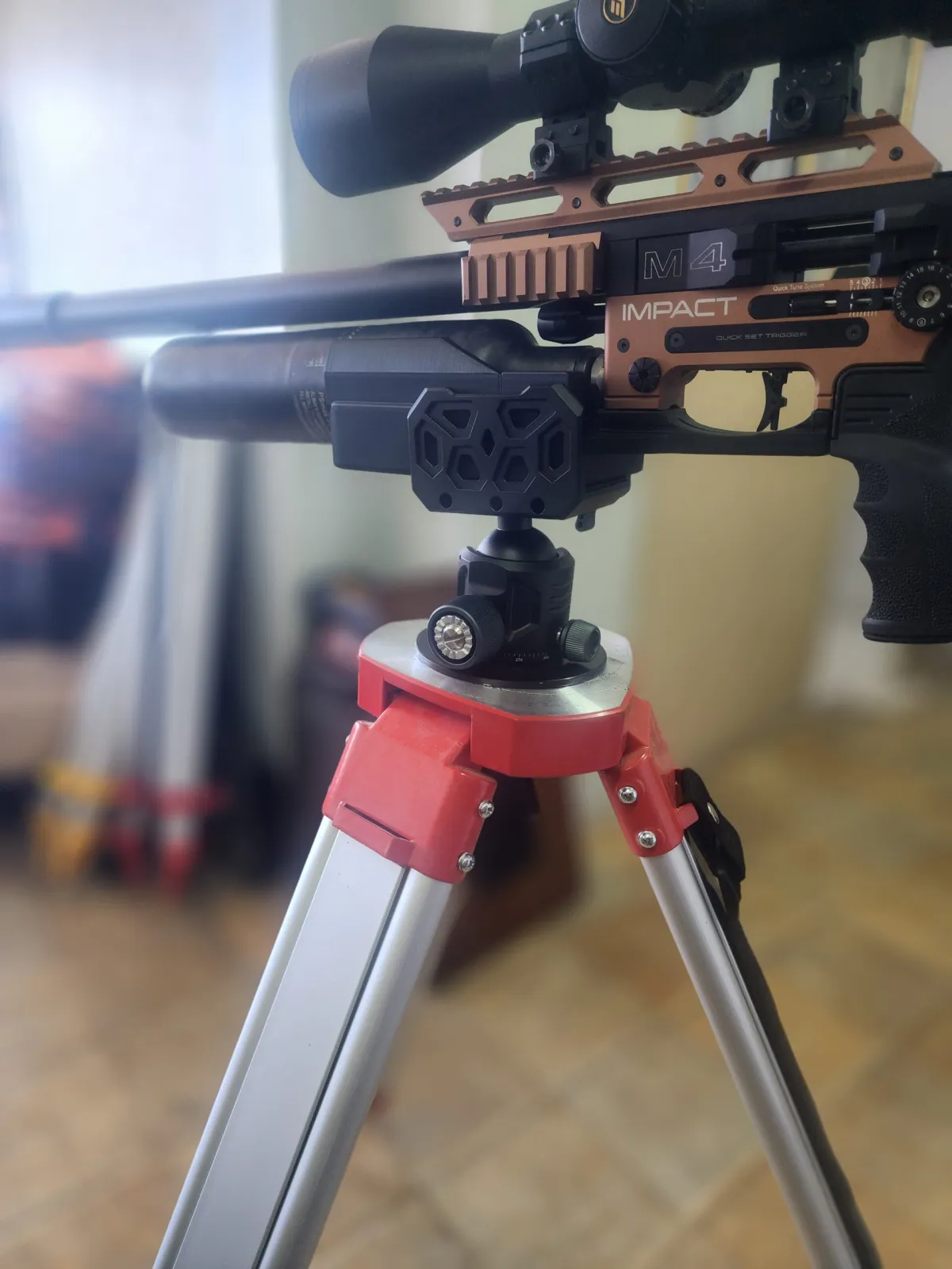 Ağır hizmet tipi Küreli Mengene Masalı Tripod ve Masası